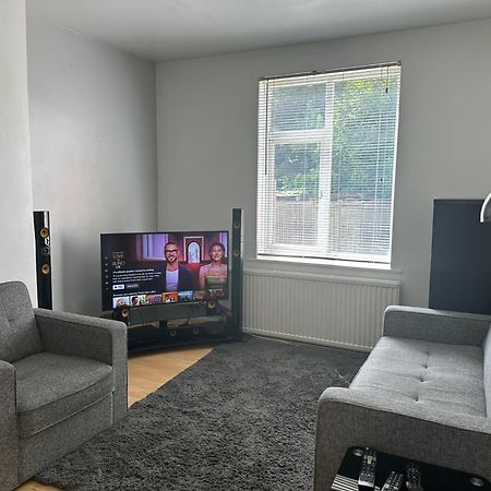 Experience London With Easy Villa Bromley Exterior photo