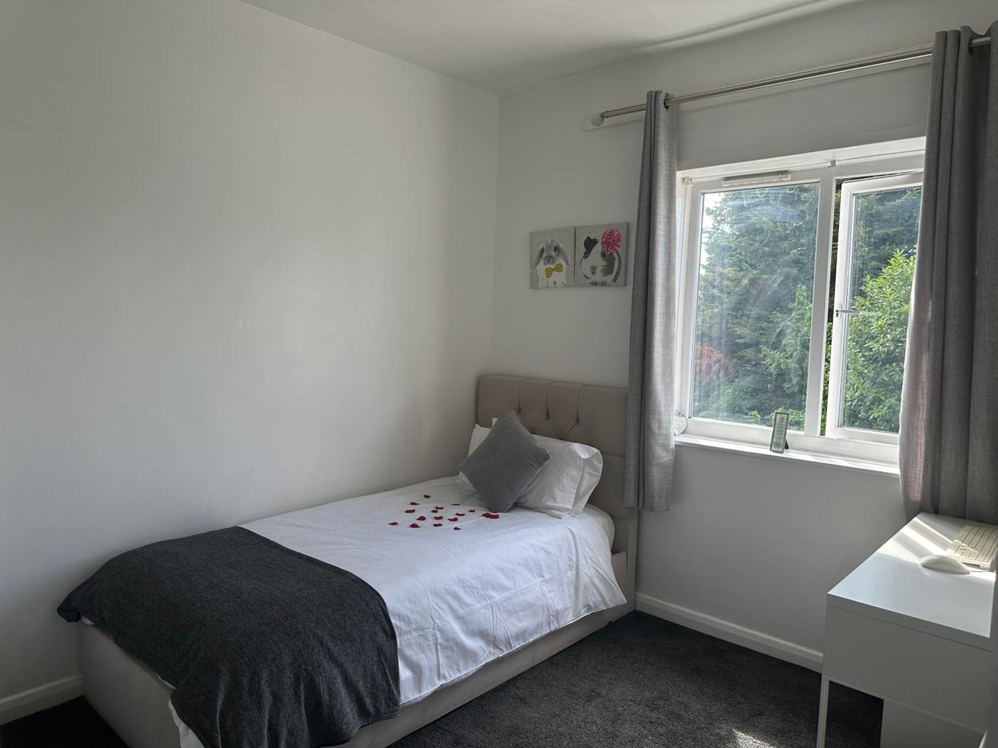 Experience London With Easy Villa Bromley Exterior photo